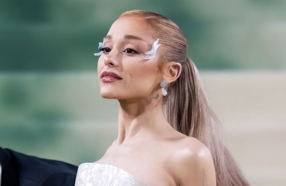« Une expérience difficile » : Ariana Grande évoque la médiatisation de sa relation avec Ethan Slater