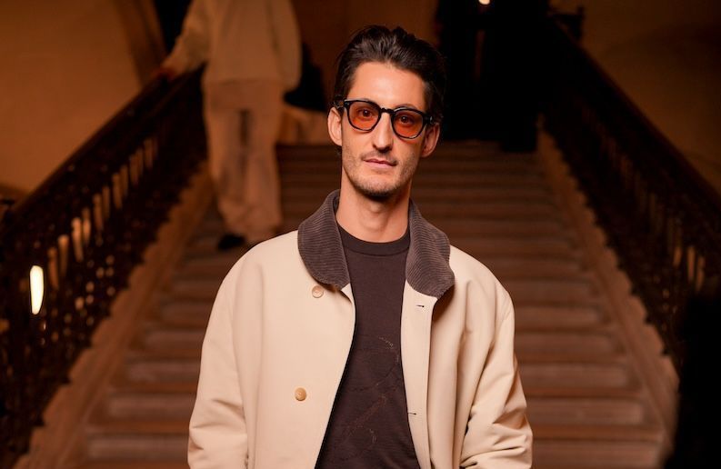 « Je les emmène quand je pars loin » : Pierre Niney fait de rares confidences sur ses filles