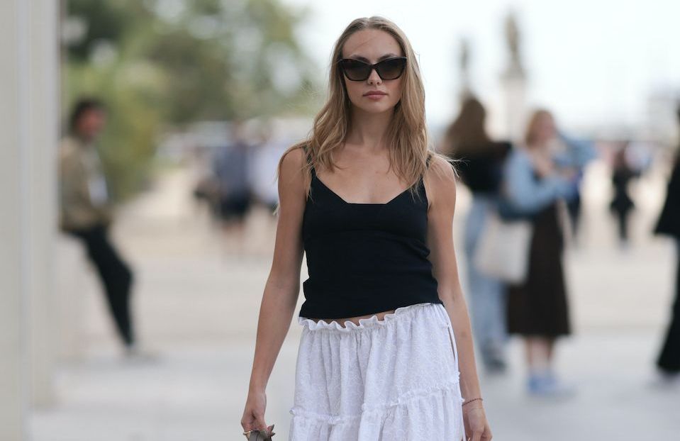 Débardeur et jupe bohème : l’association boho-chic qui fait craquer les modeuses cet été