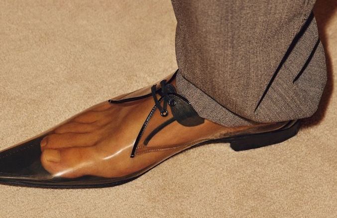 Pourquoi ces chaussures dévoilées au défilé Saint Laurent font-elles le buzz sur les réseaux ?