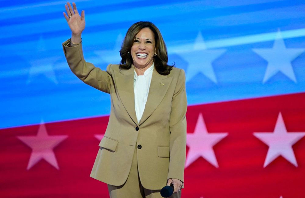 Ce que dit le costume beige porté par Kamala Harris à la Convention démocrate