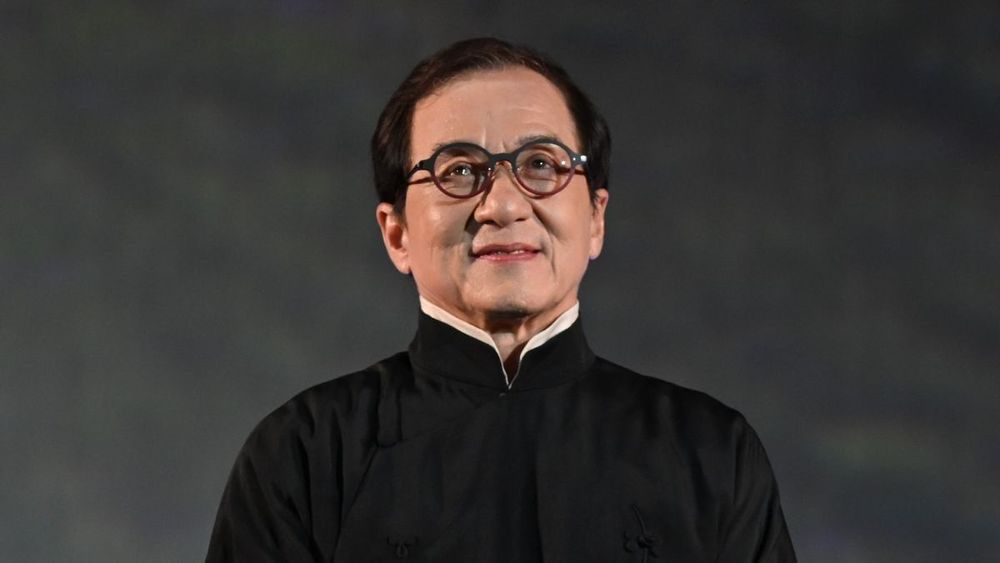 Jackie Chan (71 ans) élevé par un espion et une mère trafiquante d'opium : "Fils, je dois te dire un secret"