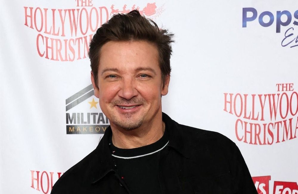 Jeremy Renner s’exprime 2 ans après son grave accident : « Je suis à nouveau fort. Plus ouvert. Plus aimé »
