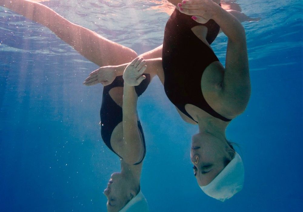 Natation synchronisée : les bienfaits d’une discipline olympique accessible à tous