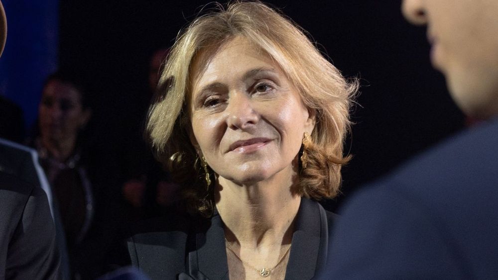 "Le pays va à la dérive, mais..." : contre toute attente, Valérie Pécresse défend Emmanuel Macron