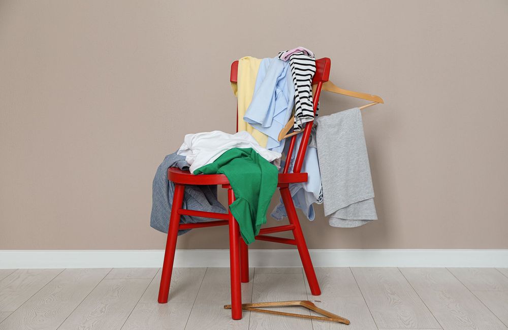 Qu’est-ce que la « no-chair rule », l'astuce radicale pour une chambre enfin rangée ?