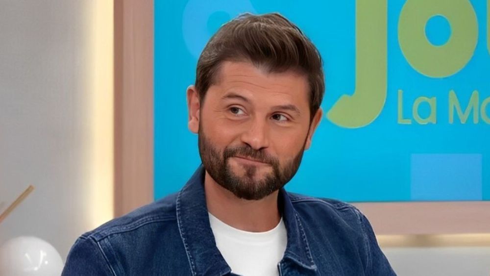 Christophe Beaugrand, homo et fier, dénonce ces animateurs "en faux couple avec des filles"