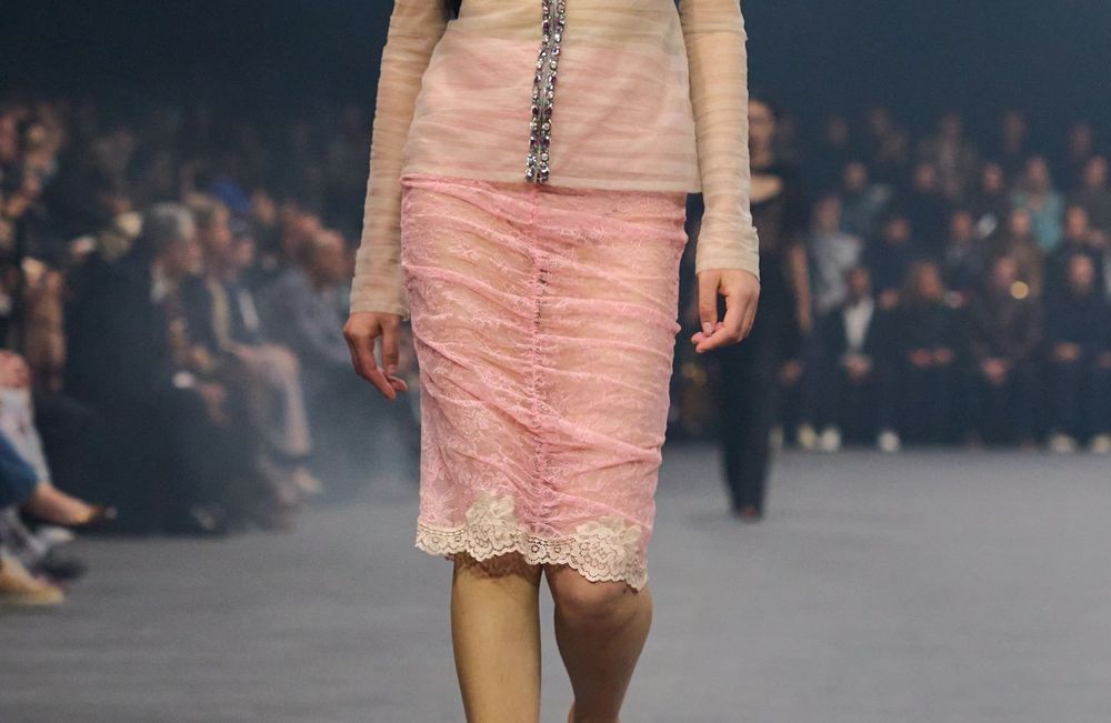 La slip skirt détrône la slip dress : voici comment adopter la jupe la plus chic du printemps