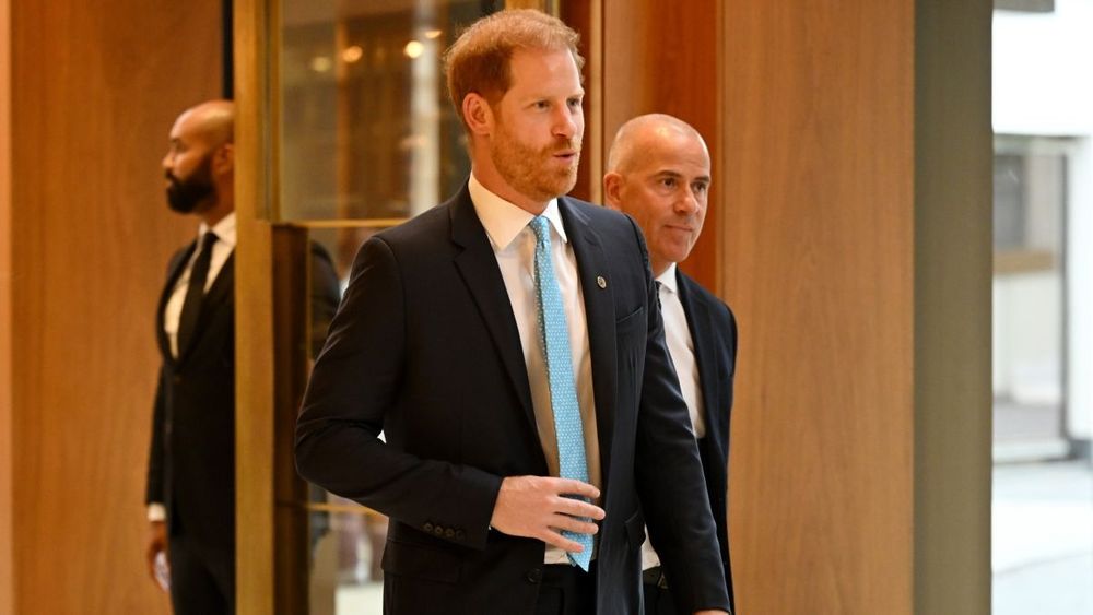"Des coups de poing échangés" : Harry sort du silence face aux rumeurs d'altercation avec Andrew