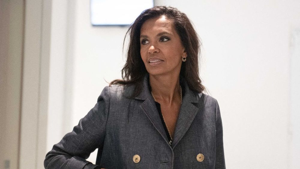 Karine Le Marchand furieuse contre Gérald Darmanin : "La moindre des choses aurait été…"