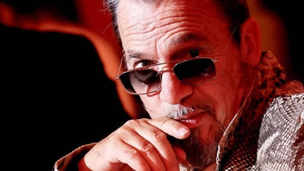 "Je peux porter des blousons en python ou en croco mais..." : Florent Pagny défend la cause animale à sa façon