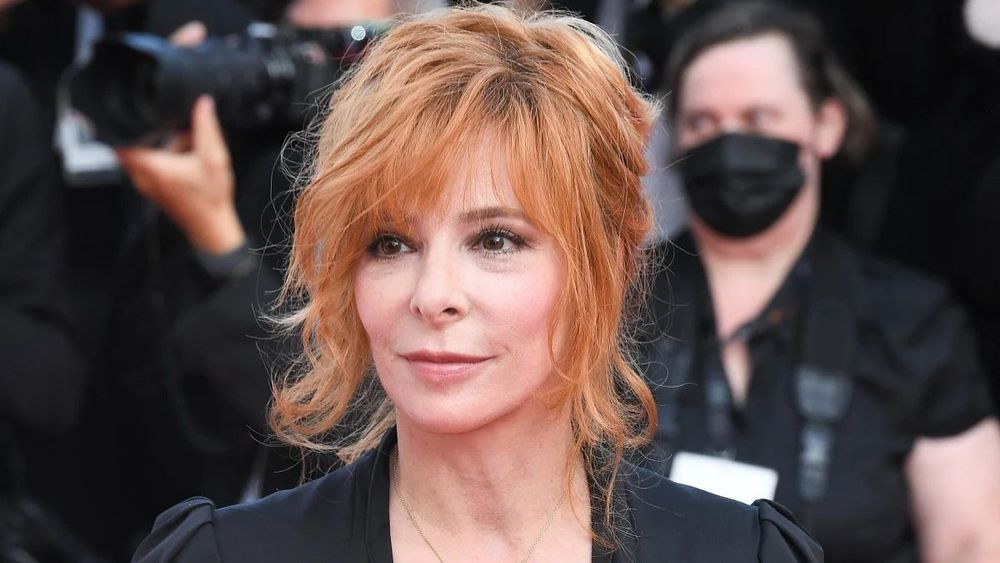 À 60 ans, Mylène Farmer pulvérise un record et marque le début de l'année 2025