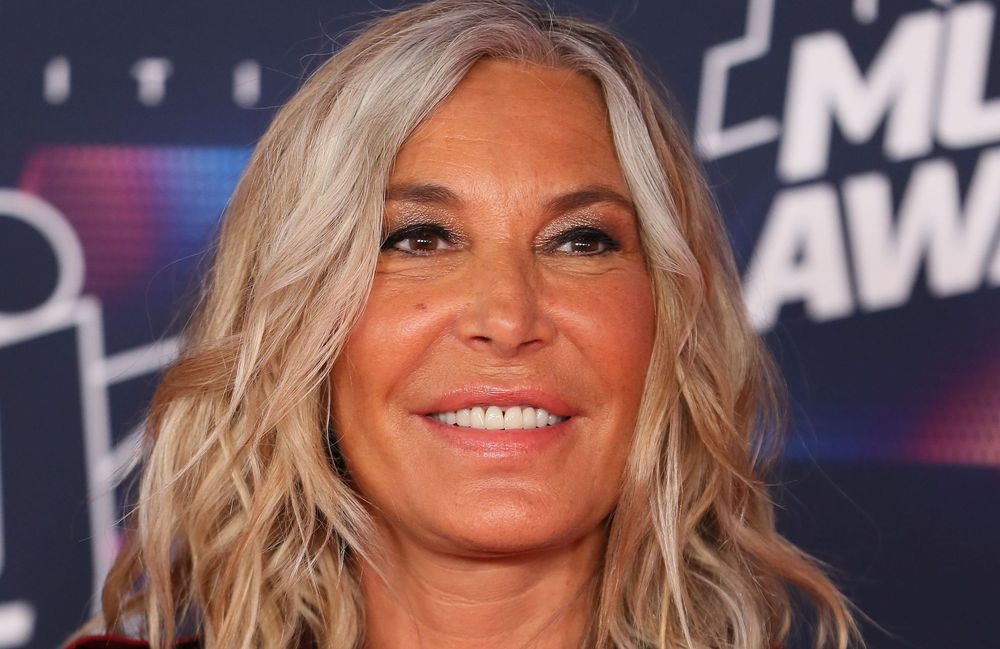« Est-ce que mon âge est un gros mot ? » : à 62 ans, Zazie répond aux injonctions sur le vieillissement