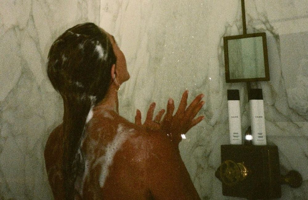 À Hollywood, les célébrités ont une relation compliquée avec la douche