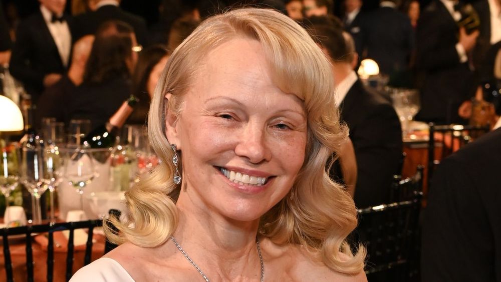 Pamela Anderson : elle se confie sur son rapport difficile à Alerte à Malibu, "Il m’aura fallu 27 ans pour revoir ces images"