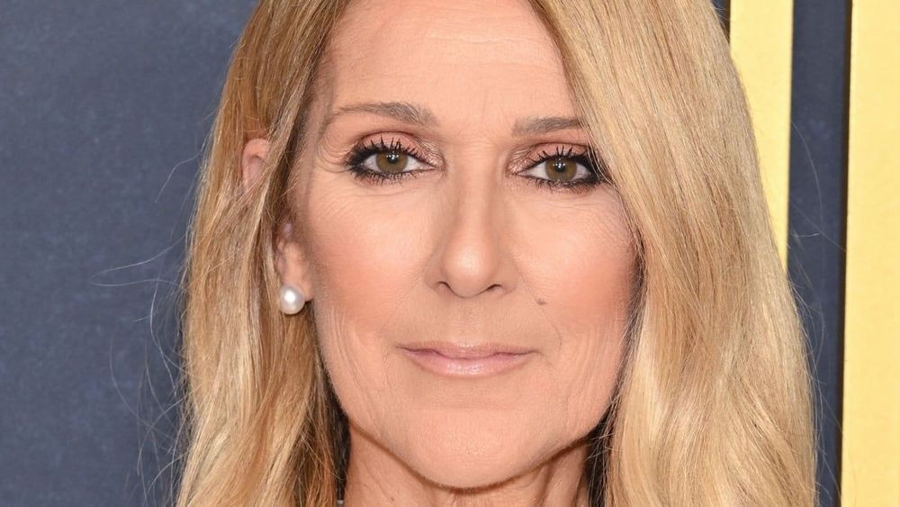 Céline Dion (58 ans) renversante en maillot de bain : ses clichés nocturnes affolent les internautes, "une reine"