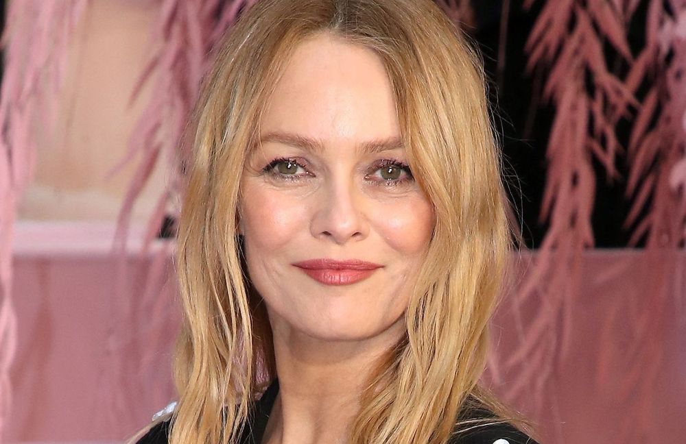 Vanessa Paradis contrainte d'annuler un concert pour « raisons médicales »