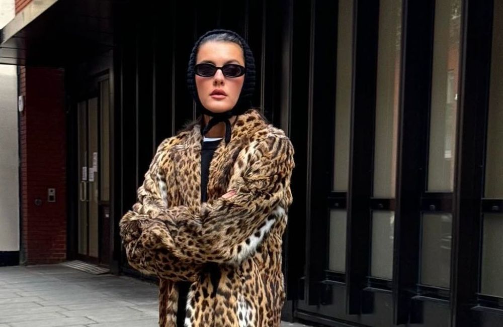Cet hiver, les modeuses ne jurent que par cet accessoire pour la tête