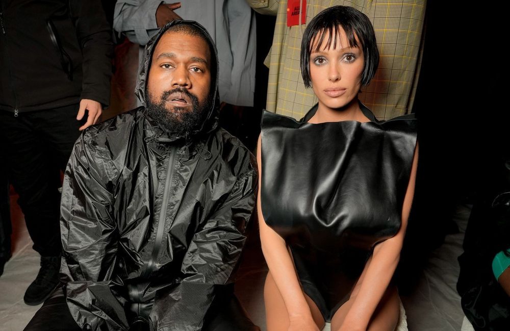 « Fais une scène maintenant »: les instructions de Kanye West à Bianca Censori aux Grammys