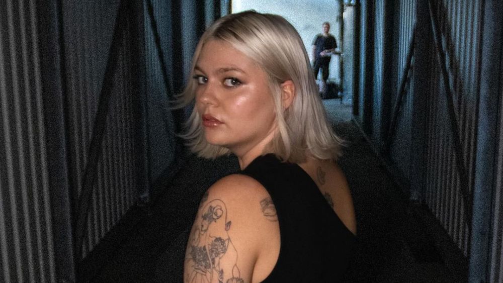 Louane en dévoile trop sur sa prestation à l'Eurovision ? Découvrez ses révélations
