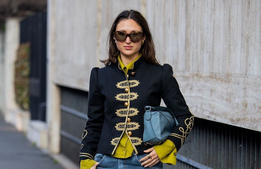 Voici les styles de vestes qui feront toute la différence avec un jean droit ce printemps