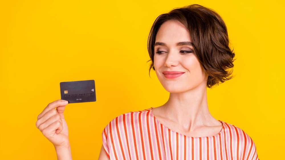 Compte bancaire jeune, premium ou classique : quelle banque est la moins chère selon votre profil ?