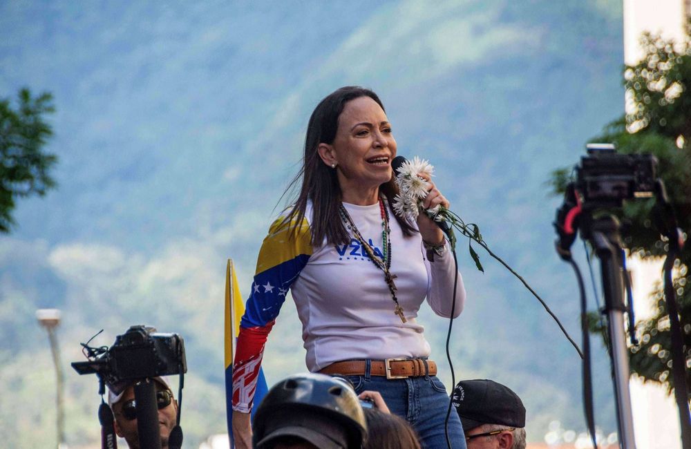 Qui est Maria Corina Machado, l’opposante vénézuélienne, qui dit vouloir partager son Nobel de la paix avec Trump ?