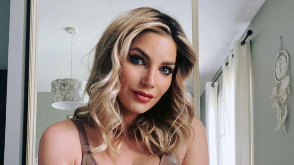 Nadège Lacroix : son ex Emanuel en couple avec une autre star de la télé, elle réagit