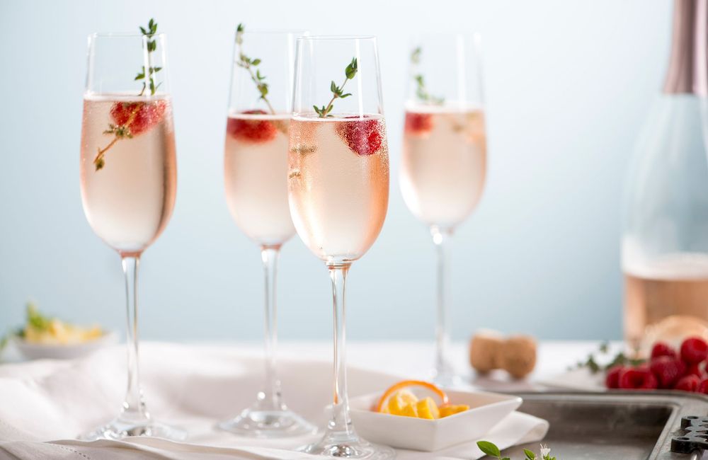 Menu de mariage : quel vin servir avec le gâteau ou la pièce montée ?