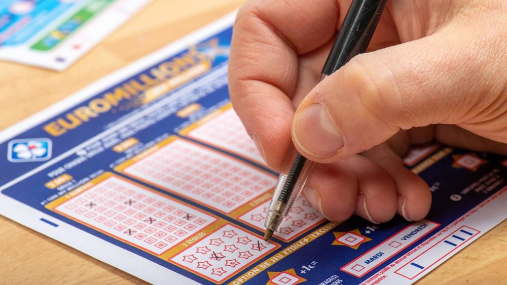 Jackpot EuroMillions de 250 millions d'euros vendredi soir, faut-il jouer un Flash ou choisir ses numéros  ?