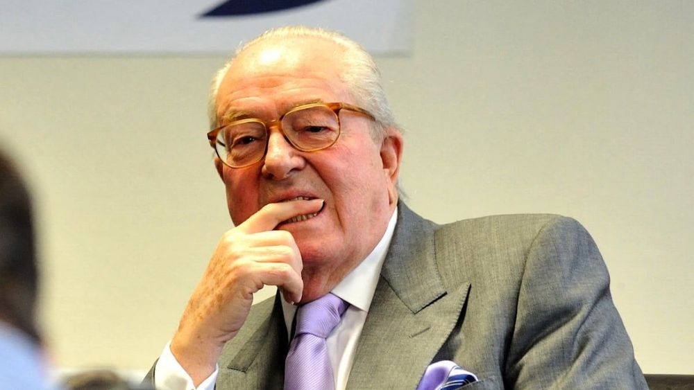 Jean-Marie Le Pen émoustillé par Nabilla : "Elle a de beaux...", d’origine franco-suisse-algérienne, elle lui a fait tourner la tête
