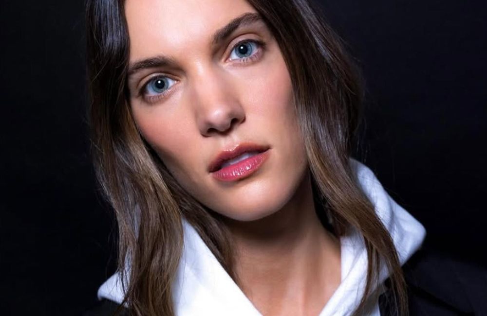 Best of beauté : Charlotte Cardin rejoint la famille L’Oréal Paris, Valentino nous invite dans son jardin d’été…