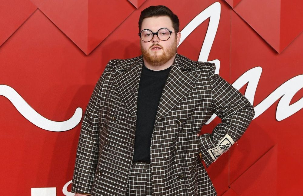 Qui est Steven Stokey-Daley, le créateur britannique qui a brillé à la Fashion Week de Londres ?