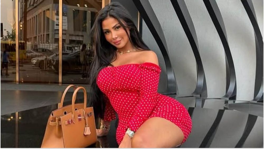 "Merci mon c…" : Maeva Ghennam voit rouge après des critiques sur sa réussite