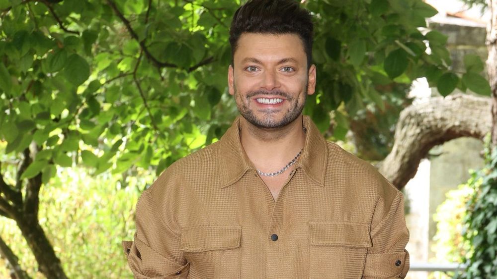 Kev Adams fait des confidences sur sa vie amoureuse : “Ça me va très bien comme ça”
