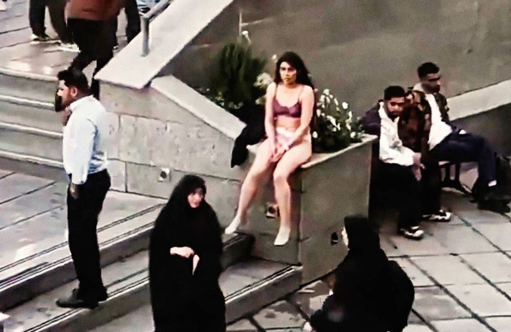 Ahou Daryaei déclarée « malade » : comment le régime iranien utilise l’argument de la psychiatrie
