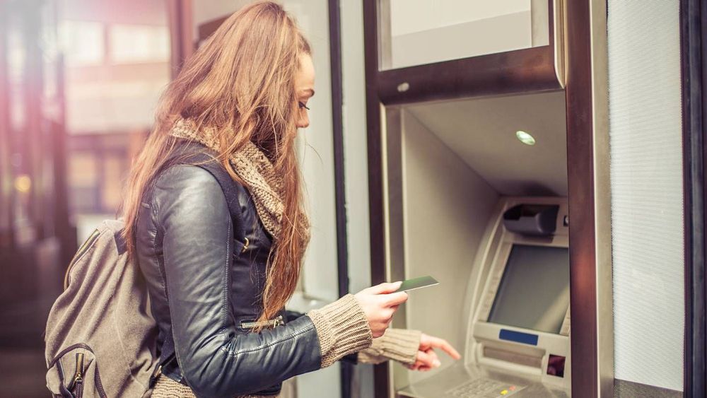 Violences économiques : plus d'une femme en couple sur quatre n'a pas de compte bancaire personnel