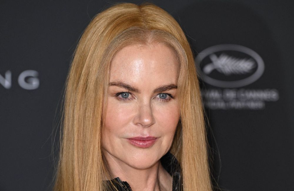 Nicole Kidman dévoile ses cheveux naturellement ondulés sur une photo prise en coulisses du World Vogue 2025