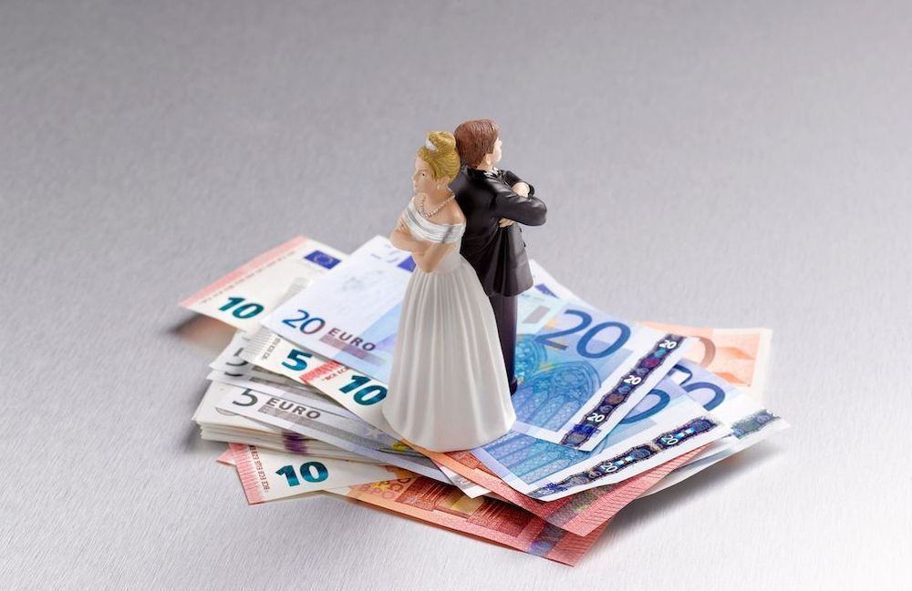 Argent dans le couple : se sépare-t-on plus quand on est aisés ou défavorisés ? L’Insee répond