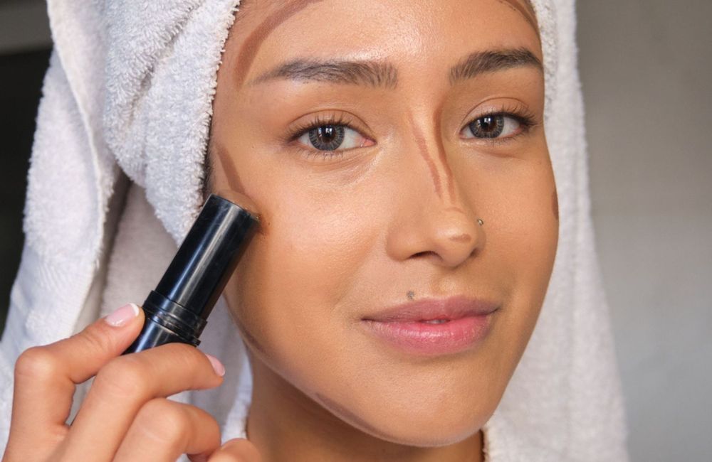 « Méthode 53 » : cette technique qui redessine le visage sans chirurgie devient virale sur les réseaux