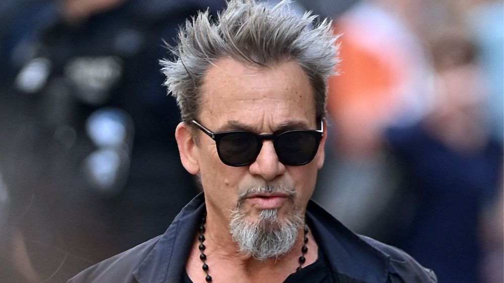 En roue libre, Florent Pagny balance sur son expérience homosexuelle : “Ça a duré une minute…”