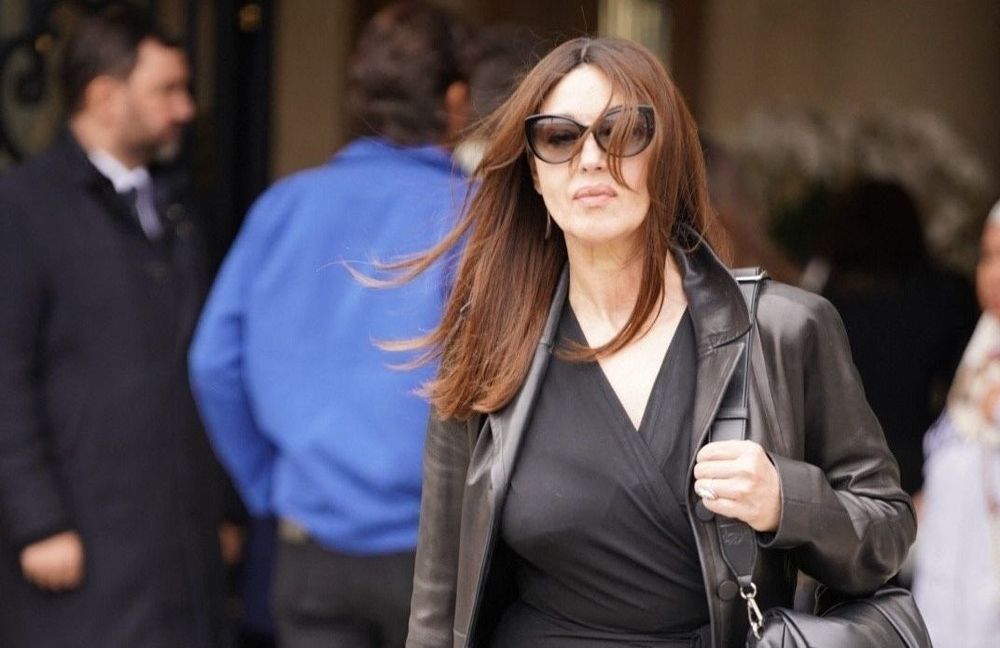 Comment mettre en valeur une forte poitrine selon une styliste de stars ?