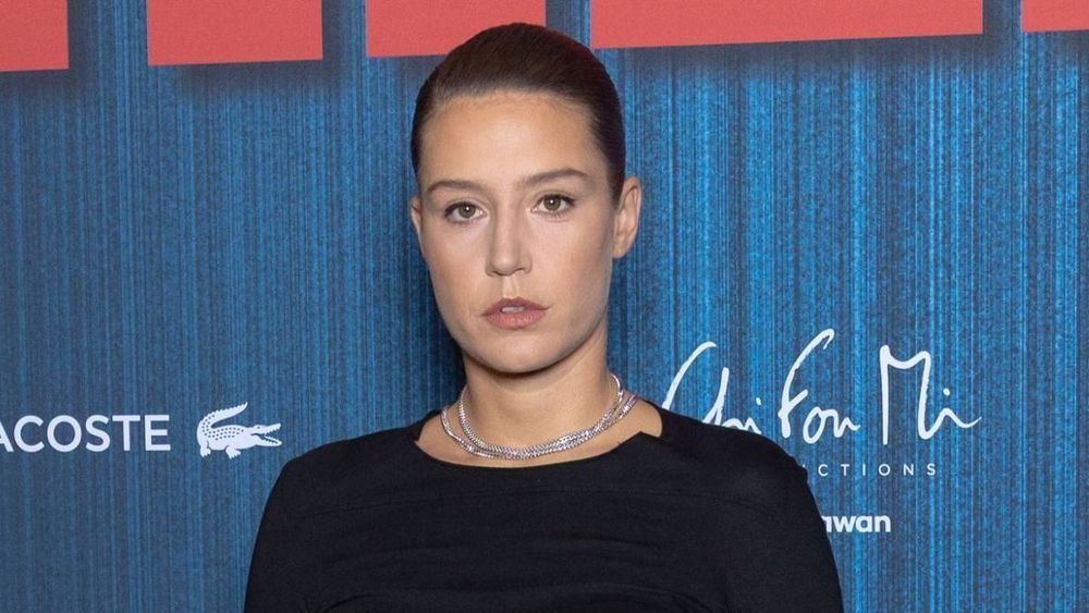 Adèle Exarchopoulos raconte ce jour où on l'a reprise sur sa façon de parler : "J'ai jamais oublié"