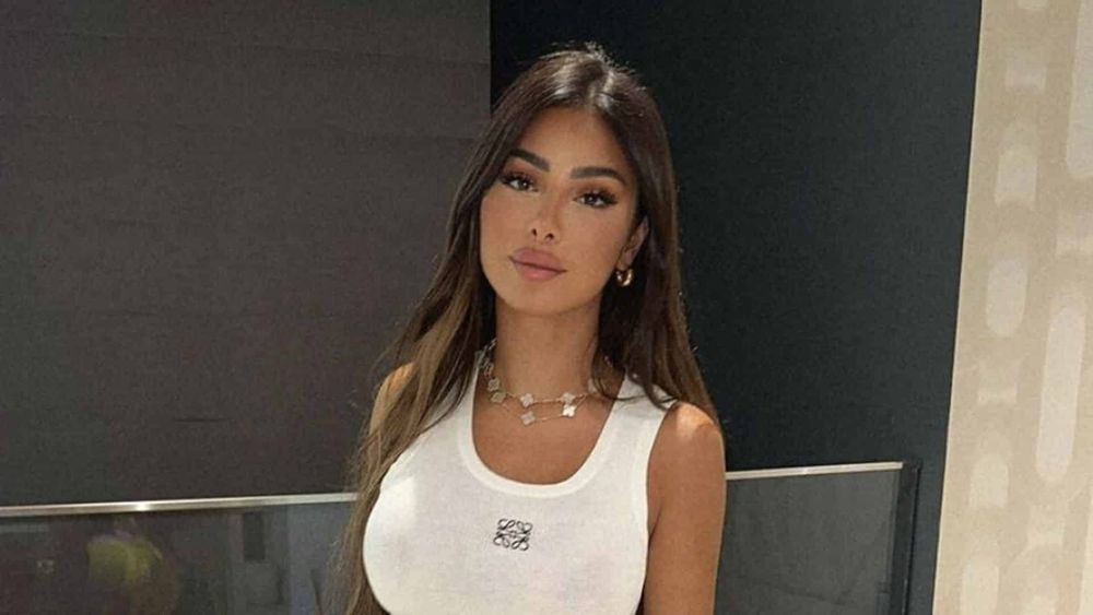 "Indécent" : Maeva Ghennam dévoile son nouveau projet en petite tenue, ça ne passe pas !
