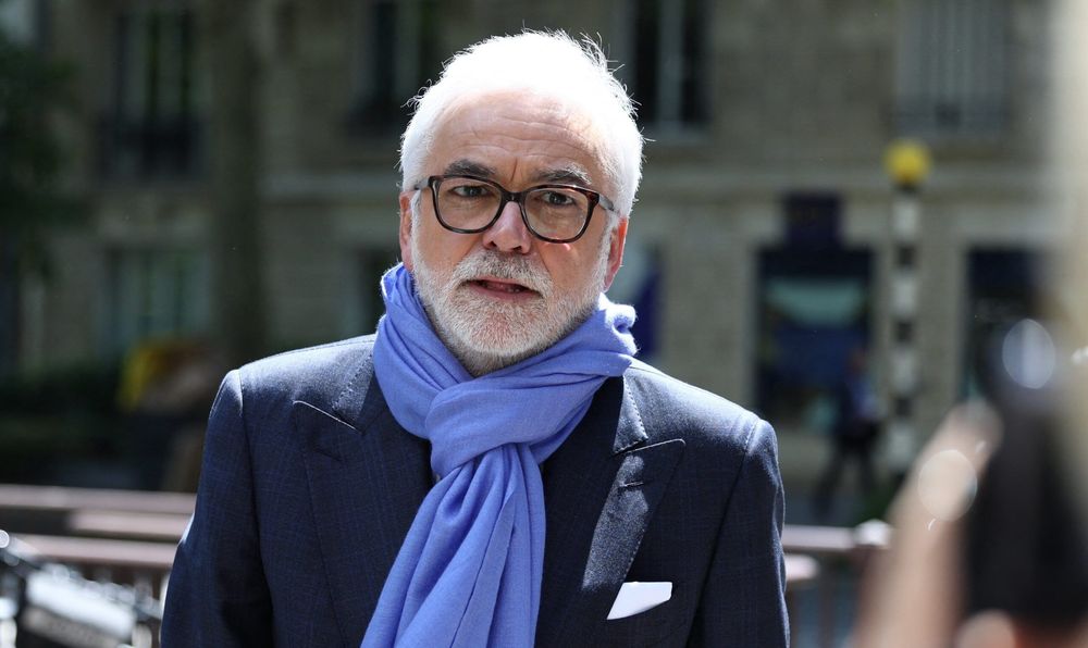 Pascal Praud implose sur Europe 1 : "Sarkozy prend 5 ans de prison, alors que les voyous qui ont lynché un policier à Tourcoing ressortent libres"