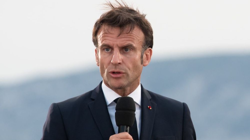 Emmanuel Macron (47 ans) : ce vice auquel il s'adonne en privé "Il nous a dit qu'il..."