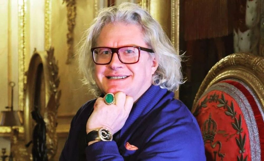 "Moi, j'aime le porc, vive Jésus !" : Pierre-Jean Chalençon se prépare un déjeuner "bien catholique" et "emmerde" les "détraqués" qui s'y opposent
