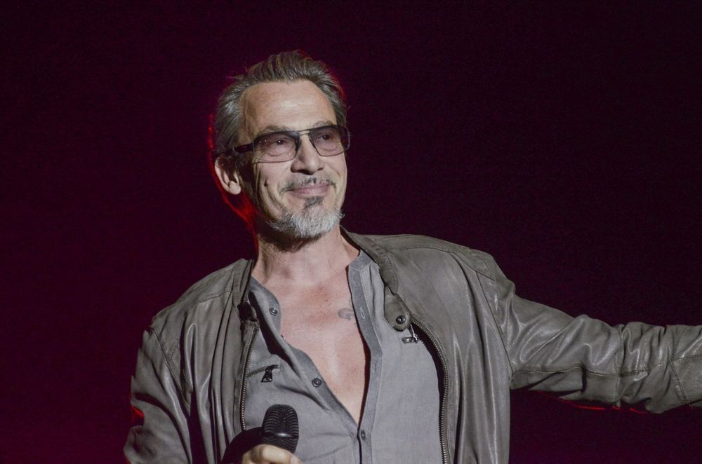 Florent Pagny adepte de cuir : jugées "petites", ces parties de son anatomie flattées par ses accessoires fétiches