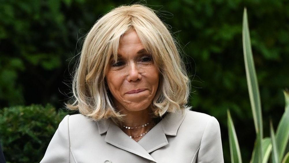 Brigitte Macron violemment attaquée par une journaliste : "Tu mourras homme, je te trouve dégoûtant"