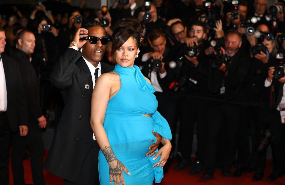 Rihanna célèbre ses 20 ans de carrière et adresse un tendre message à ses fans